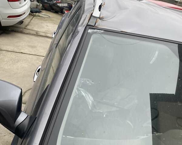 Серый Хендай их35, объемом двигателя 2 л и пробегом 90 тыс. км за 8000 $, фото 5 на Automoto.ua