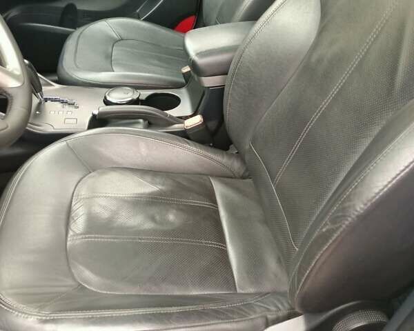 Серый Хендай их35, объемом двигателя 2 л и пробегом 230 тыс. км за 11500 $, фото 24 на Automoto.ua