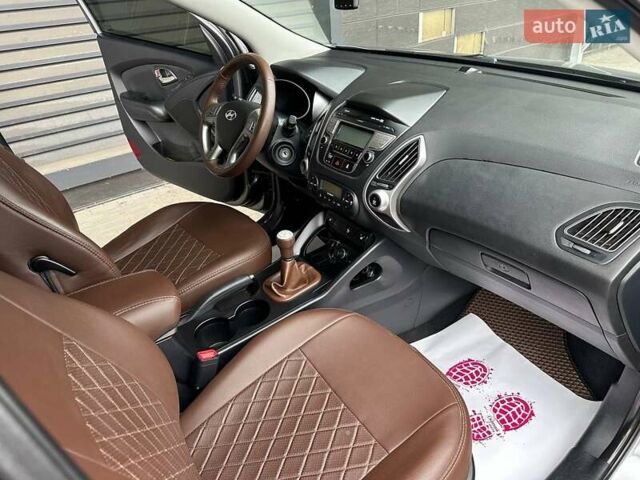 Сірий Хендай іх35, об'ємом двигуна 2 л та пробігом 176 тис. км за 11500 $, фото 14 на Automoto.ua