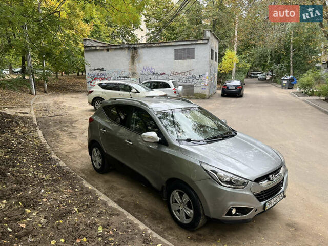 Сірий Хендай іх35, об'ємом двигуна 2 л та пробігом 156 тис. км за 11999 $, фото 3 на Automoto.ua