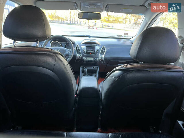 Сірий Хендай іх35, об'ємом двигуна 2 л та пробігом 156 тис. км за 11999 $, фото 15 на Automoto.ua