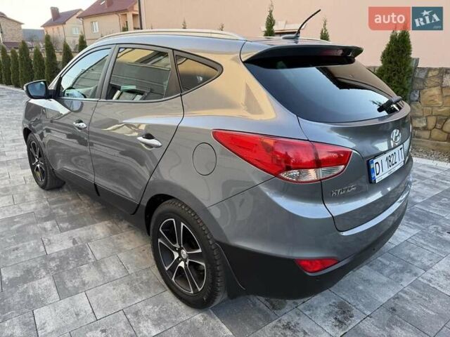 Серый Хендай их35, объемом двигателя 2 л и пробегом 175 тыс. км за 12300 $, фото 7 на Automoto.ua