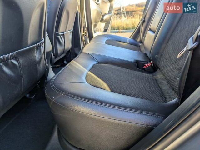 Сірий Хендай іх35, об'ємом двигуна 2 л та пробігом 175 тис. км за 10900 $, фото 29 на Automoto.ua