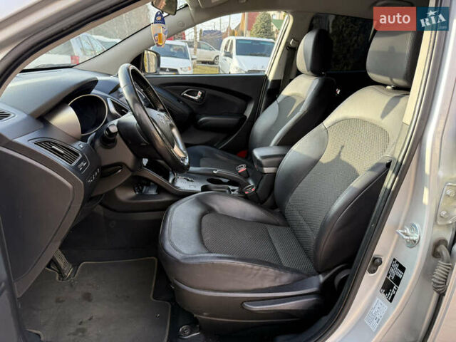 Сірий Хендай іх35, об'ємом двигуна 2 л та пробігом 212 тис. км за 11950 $, фото 21 на Automoto.ua