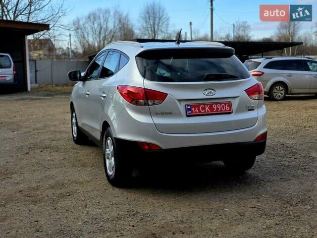 Серый Хендай их35, объемом двигателя 1.7 л и пробегом 186 тыс. км за 11700 $, фото 23 на Automoto.ua