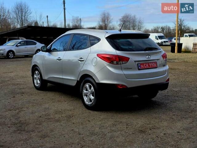 Серый Хендай их35, объемом двигателя 1.7 л и пробегом 186 тыс. км за 11700 $, фото 22 на Automoto.ua