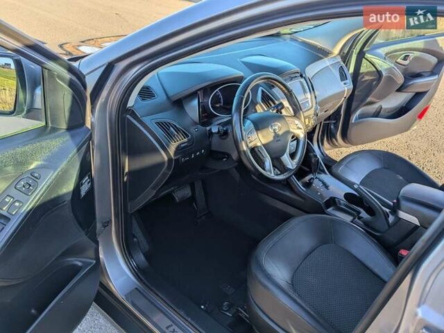 Сірий Хендай іх35, об'ємом двигуна 2 л та пробігом 175 тис. км за 10900 $, фото 33 на Automoto.ua