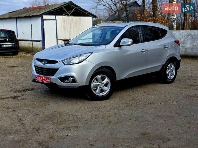 Серый Хендай их35, объемом двигателя 1.7 л и пробегом 186 тыс. км за 11700 $, фото 4 на Automoto.ua