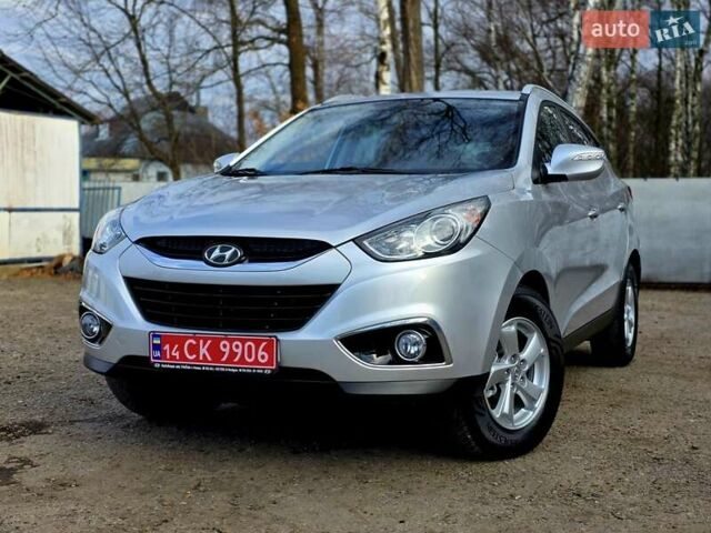 Серый Хендай их35, объемом двигателя 1.7 л и пробегом 186 тыс. км за 11700 $, фото 3 на Automoto.ua