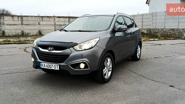 Серый Хендай их35, объемом двигателя 2 л и пробегом 198 тыс. км за 13200 $, фото 7 на Automoto.ua