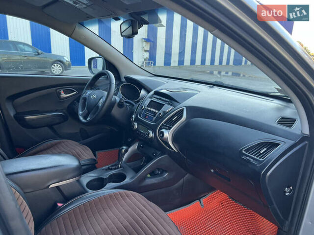Сірий Хендай іх35, об'ємом двигуна 2 л та пробігом 156 тис. км за 11999 $, фото 12 на Automoto.ua