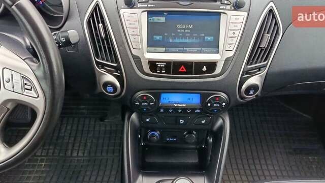 Серый Хендай их35, объемом двигателя 2 л и пробегом 198 тыс. км за 13200 $, фото 13 на Automoto.ua