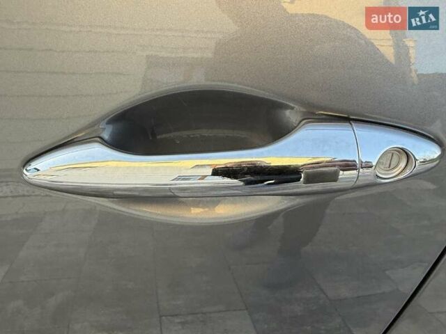 Серый Хендай их35, объемом двигателя 2 л и пробегом 175 тыс. км за 12300 $, фото 46 на Automoto.ua