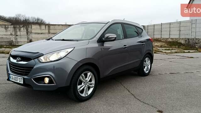 Серый Хендай их35, объемом двигателя 2 л и пробегом 198 тыс. км за 13200 $, фото 6 на Automoto.ua