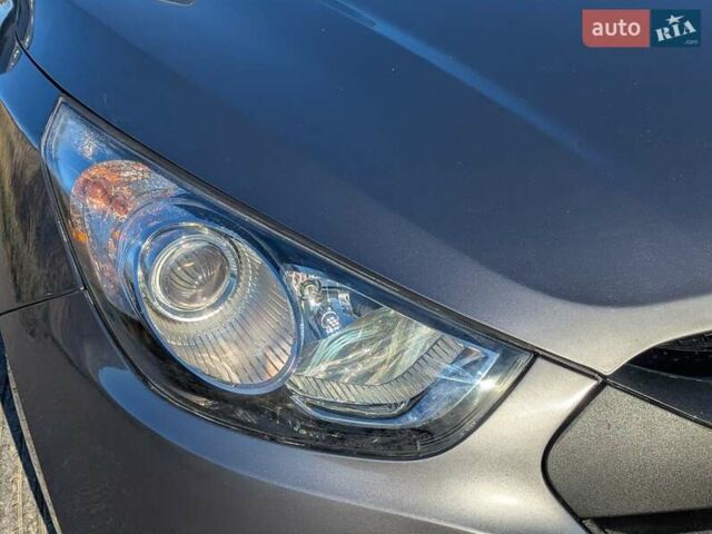 Сірий Хендай іх35, об'ємом двигуна 2 л та пробігом 175 тис. км за 10900 $, фото 11 на Automoto.ua