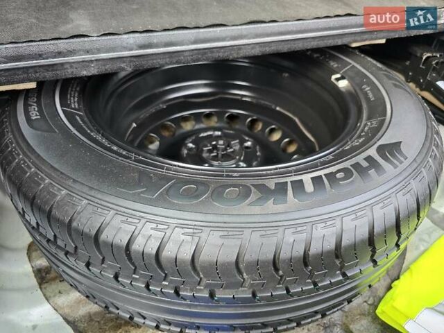 Сірий Хендай іх35, об'ємом двигуна 1.69 л та пробігом 308 тис. км за 11999 $, фото 34 на Automoto.ua