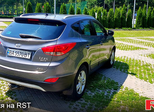 Сірий Хендай іх35, об'ємом двигуна 2 л та пробігом 235 тис. км за 11100 $, фото 2 на Automoto.ua