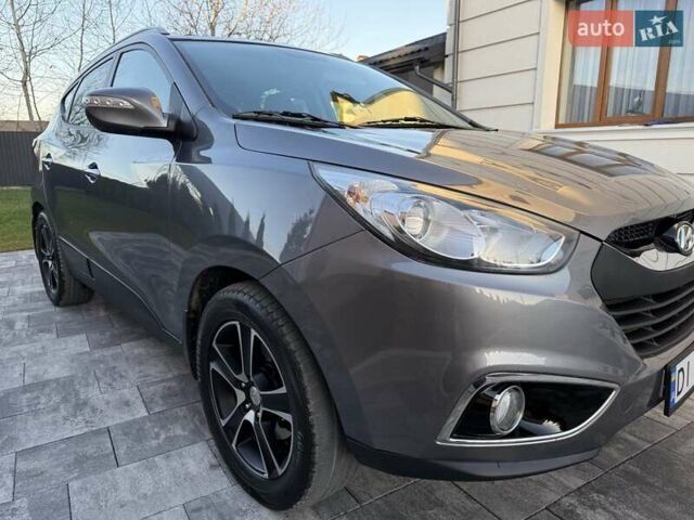 Серый Хендай их35, объемом двигателя 2 л и пробегом 175 тыс. км за 12300 $, фото 8 на Automoto.ua