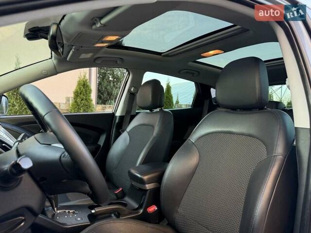 Серый Хендай их35, объемом двигателя 2 л и пробегом 175 тыс. км за 12300 $, фото 37 на Automoto.ua