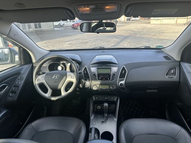 Серый Хендай их35, объемом двигателя 2 л и пробегом 253 тыс. км за 13800 $, фото 15 на Automoto.ua