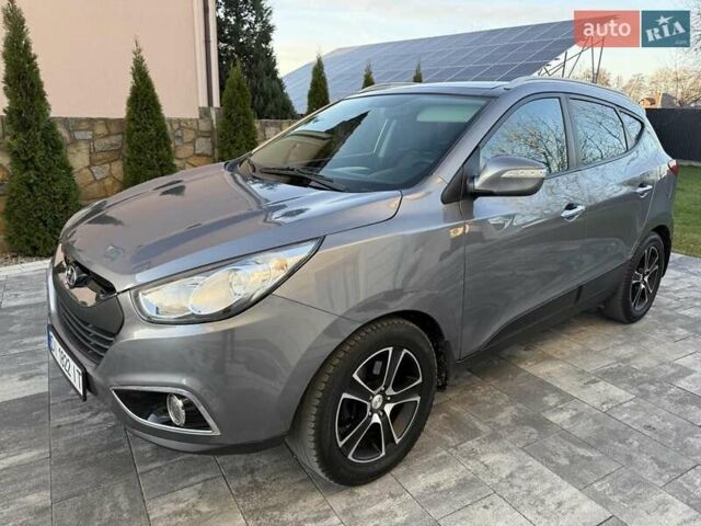 Серый Хендай их35, объемом двигателя 2 л и пробегом 175 тыс. км за 12300 $, фото 6 на Automoto.ua