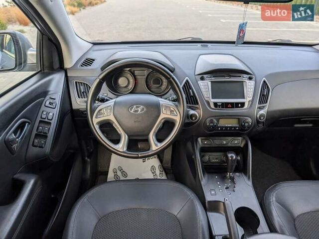 Сірий Хендай іх35, об'ємом двигуна 2 л та пробігом 222 тис. км за 13950 $, фото 31 на Automoto.ua