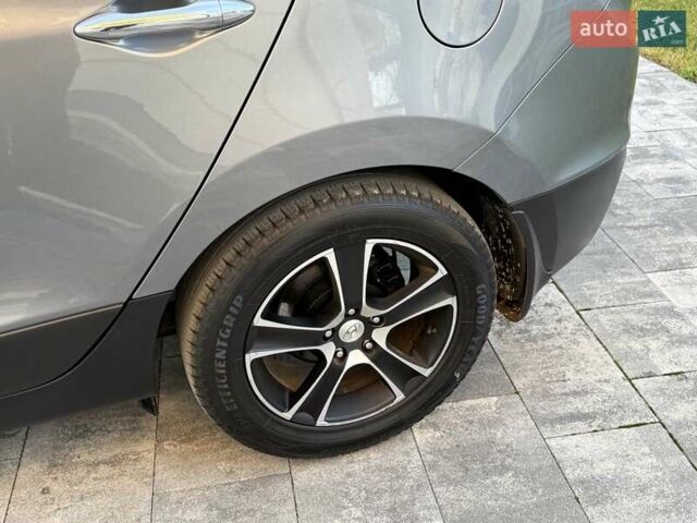 Серый Хендай их35, объемом двигателя 2 л и пробегом 175 тыс. км за 12300 $, фото 50 на Automoto.ua