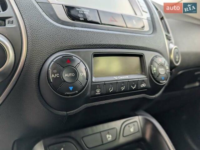 Сірий Хендай іх35, об'ємом двигуна 2 л та пробігом 222 тис. км за 13950 $, фото 34 на Automoto.ua