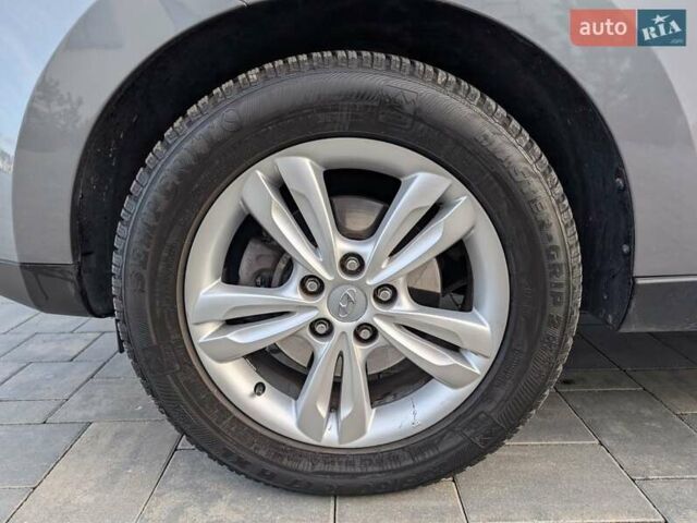 Сірий Хендай іх35, об'ємом двигуна 2 л та пробігом 222 тис. км за 13950 $, фото 23 на Automoto.ua