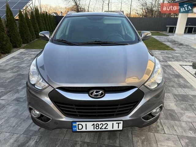 Серый Хендай их35, объемом двигателя 2 л и пробегом 175 тыс. км за 12300 $, фото 3 на Automoto.ua