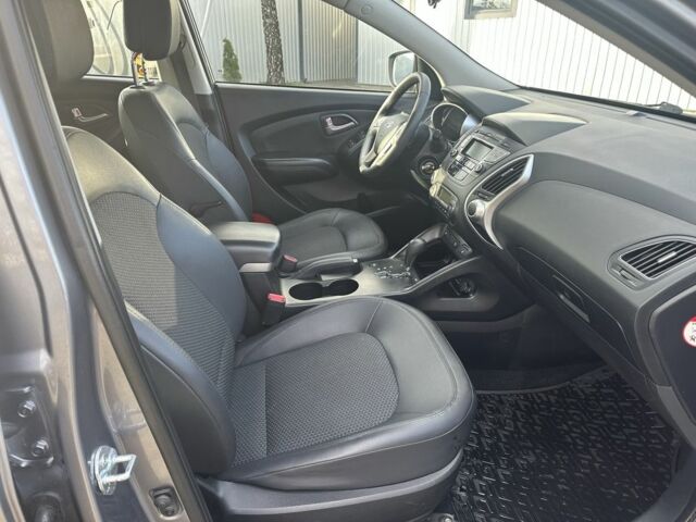 Серый Хендай их35, объемом двигателя 2 л и пробегом 253 тыс. км за 13800 $, фото 13 на Automoto.ua