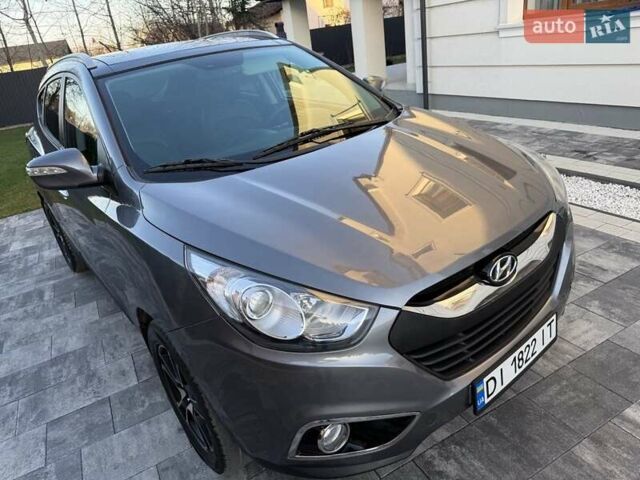 Серый Хендай их35, объемом двигателя 2 л и пробегом 175 тыс. км за 12300 $, фото 17 на Automoto.ua