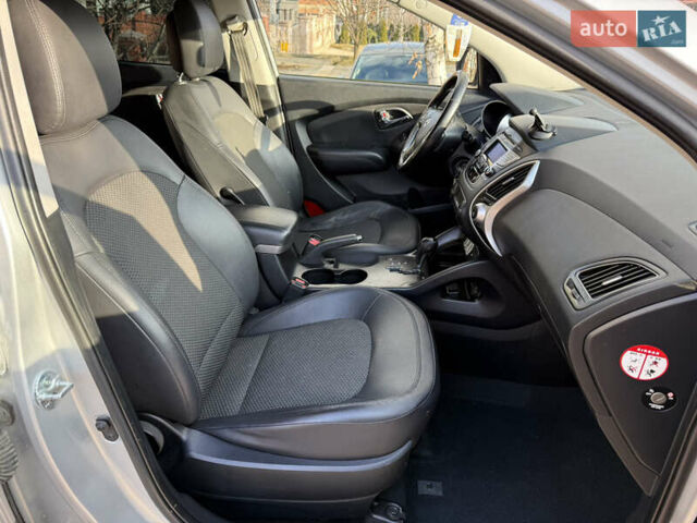 Сірий Хендай іх35, об'ємом двигуна 2 л та пробігом 212 тис. км за 11950 $, фото 24 на Automoto.ua