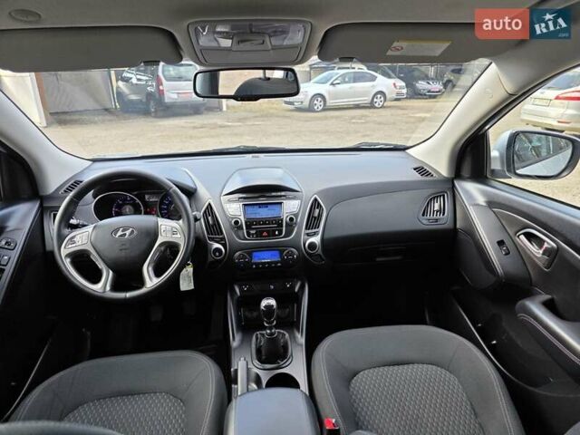 Серый Хендай их35, объемом двигателя 1.7 л и пробегом 186 тыс. км за 11700 $, фото 37 на Automoto.ua