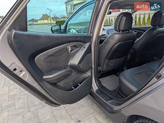 Сірий Хендай іх35, об'ємом двигуна 2 л та пробігом 222 тис. км за 13950 $, фото 42 на Automoto.ua