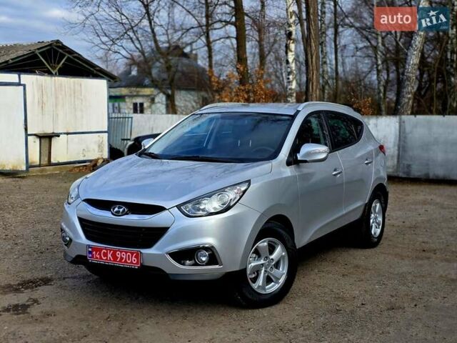 Серый Хендай их35, объемом двигателя 1.7 л и пробегом 186 тыс. км за 11700 $, фото 2 на Automoto.ua