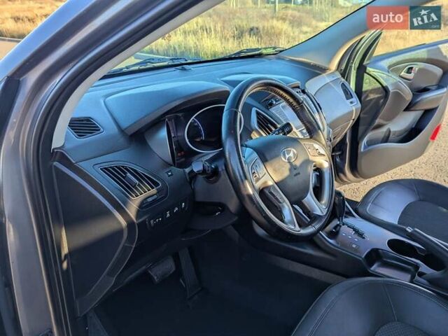 Сірий Хендай іх35, об'ємом двигуна 2 л та пробігом 175 тис. км за 10900 $, фото 39 на Automoto.ua