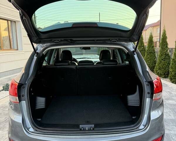 Серый Хендай их35, объемом двигателя 2 л и пробегом 175 тыс. км за 12300 $, фото 26 на Automoto.ua