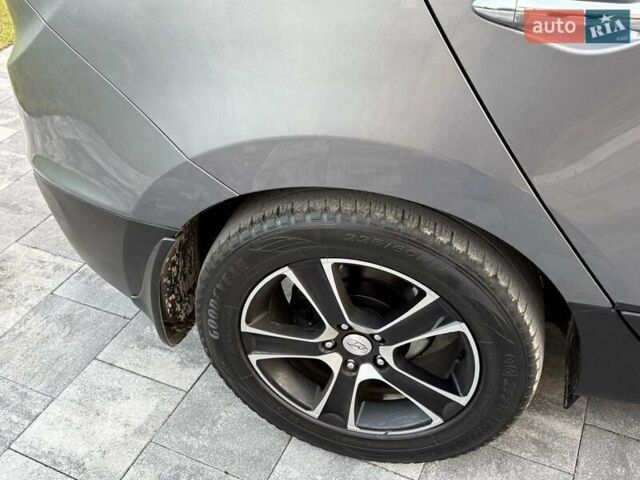 Серый Хендай их35, объемом двигателя 2 л и пробегом 175 тыс. км за 12300 $, фото 51 на Automoto.ua