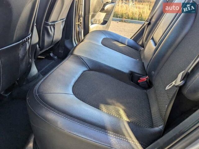Сірий Хендай іх35, об'ємом двигуна 2 л та пробігом 175 тис. км за 10900 $, фото 43 на Automoto.ua