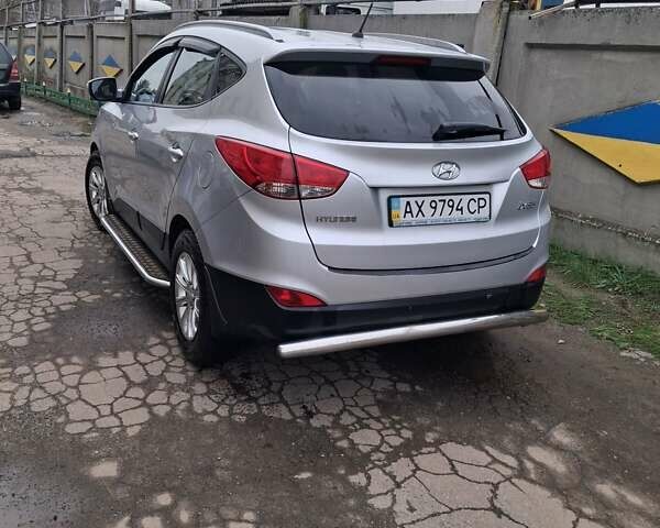 Сірий Хендай іх35, об'ємом двигуна 2 л та пробігом 106 тис. км за 11200 $, фото 1 на Automoto.ua