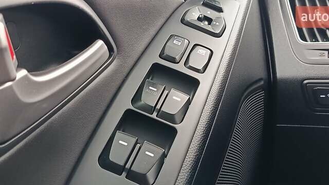 Серый Хендай их35, объемом двигателя 2 л и пробегом 198 тыс. км за 13200 $, фото 18 на Automoto.ua