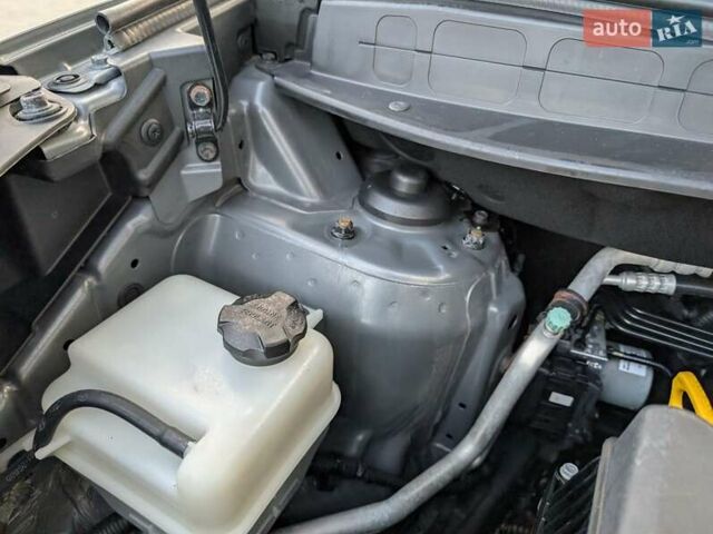 Сірий Хендай іх35, об'ємом двигуна 2 л та пробігом 222 тис. км за 13950 $, фото 59 на Automoto.ua