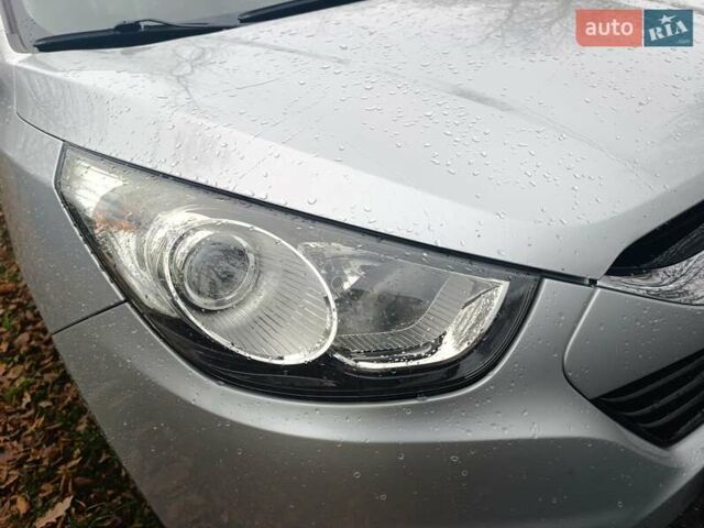 Сірий Хендай іх35, об'ємом двигуна 2 л та пробігом 240 тис. км за 11900 $, фото 15 на Automoto.ua