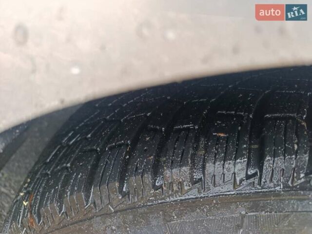 Сірий Хендай іх35, об'ємом двигуна 2 л та пробігом 240 тис. км за 11900 $, фото 14 на Automoto.ua