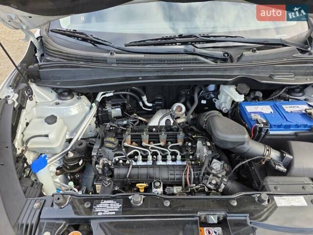 Серый Хендай их35, объемом двигателя 1.7 л и пробегом 186 тыс. км за 11700 $, фото 54 на Automoto.ua