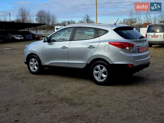 Серый Хендай их35, объемом двигателя 1.7 л и пробегом 186 тыс. км за 11700 $, фото 21 на Automoto.ua