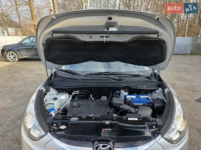Серый Хендай их35, объемом двигателя 1.7 л и пробегом 186 тыс. км за 11700 $, фото 53 на Automoto.ua