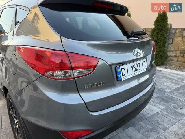 Серый Хендай их35, объемом двигателя 2 л и пробегом 175 тыс. км за 12300 $, фото 16 на Automoto.ua
