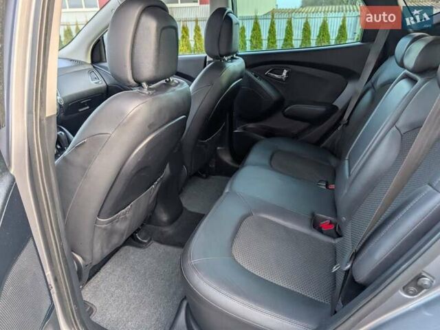 Сірий Хендай іх35, об'ємом двигуна 2 л та пробігом 222 тис. км за 13950 $, фото 43 на Automoto.ua